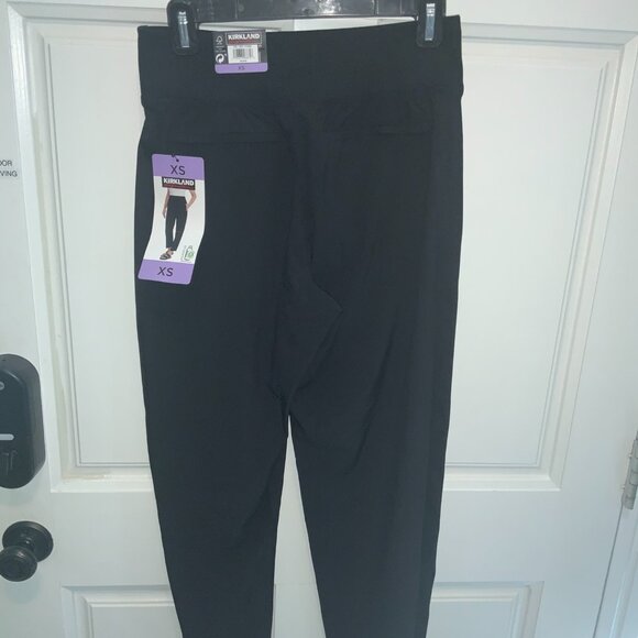 Capri Pants - Picture 3 of 3